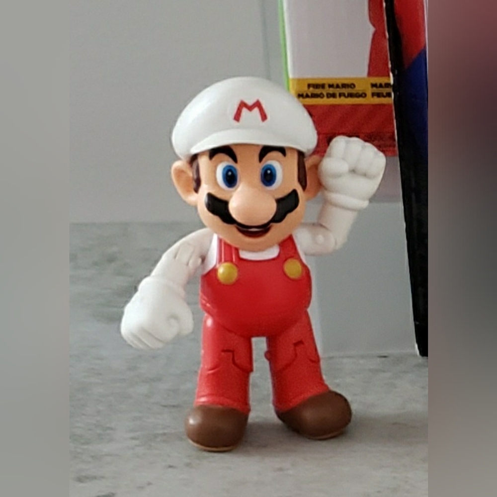 Mario Bros Nintendo Action Figure !